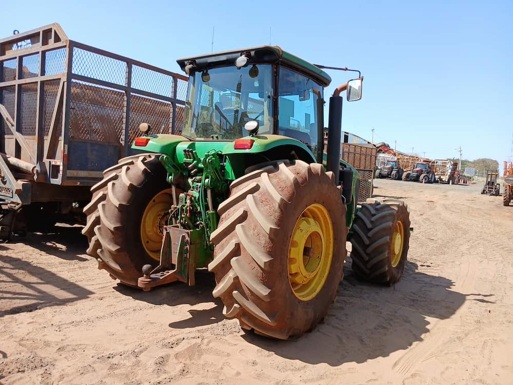 JOHN DEERE 7230J
