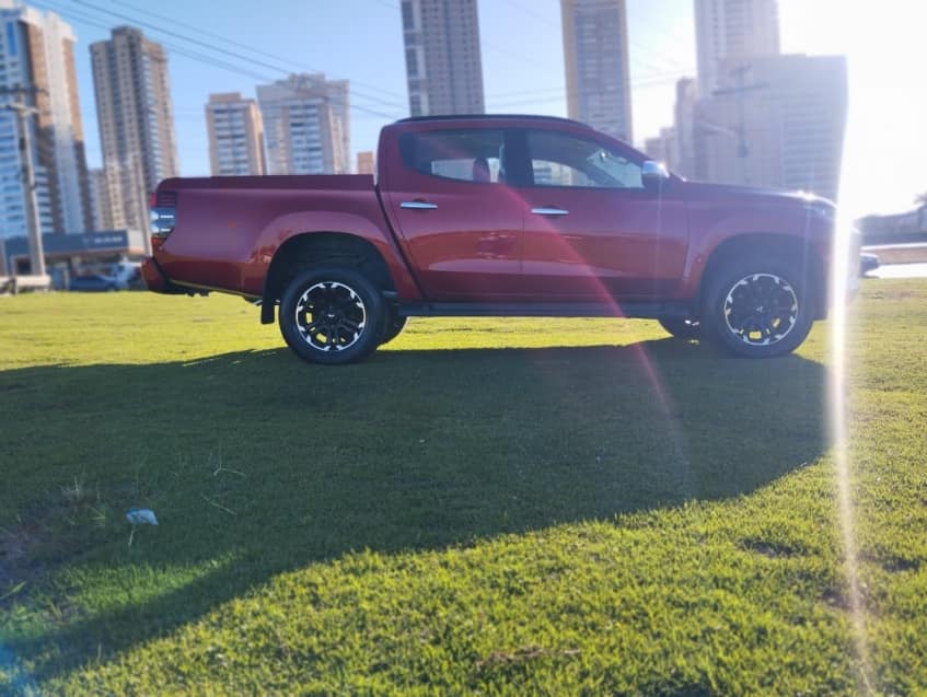 Mitsubishi L200 TRITON 2.4 16V TURBO DIESEL SPORT HPE CD 4P 4X4 AUTOMÁTICO
