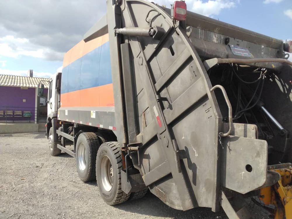 Volkswagen 24-260 E Constel. 6x2 2p (diesel)(E5)