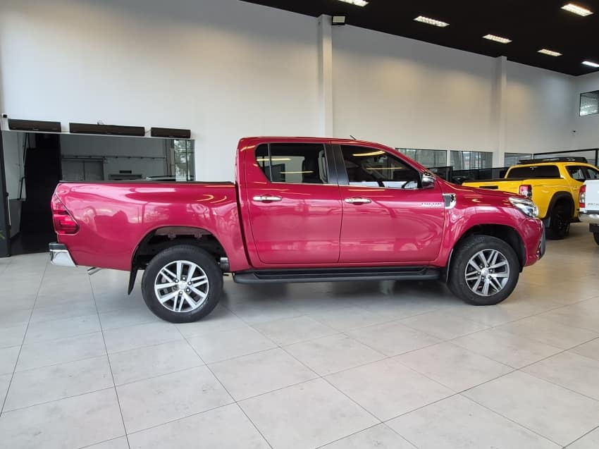 Toyota HILUX 2.8 SRX 4X4 CD 16V DIESEL 4P AUTOMÁTICO 2016/2017