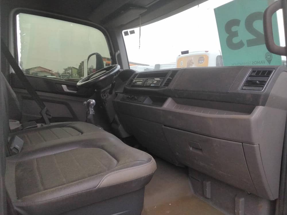 VOLKSWAGEN 11-180 DELIVERY 2P DIESEL E5
