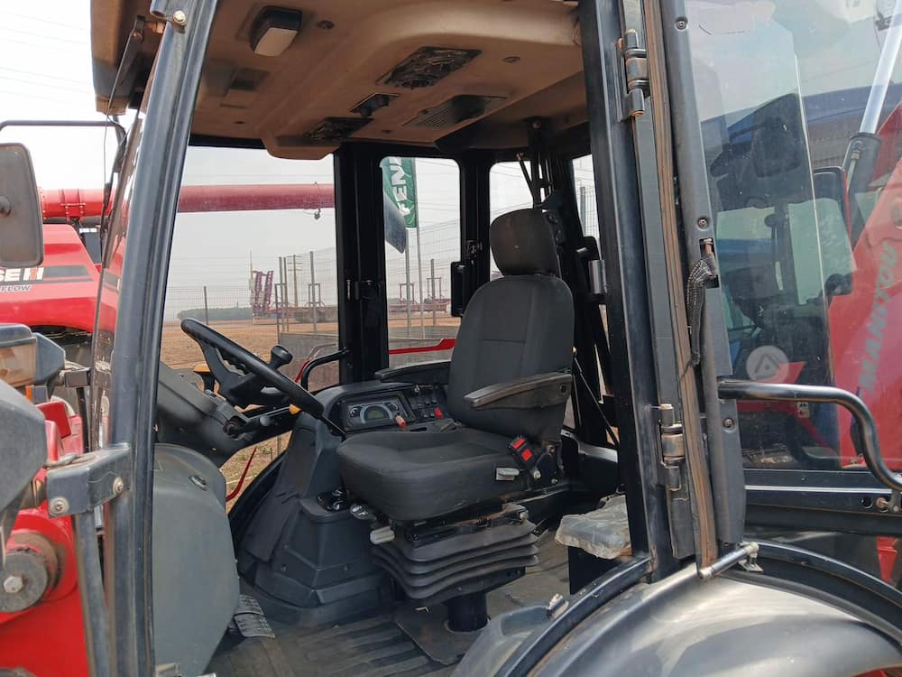 MANITOU RETROESCAVADEIRA
