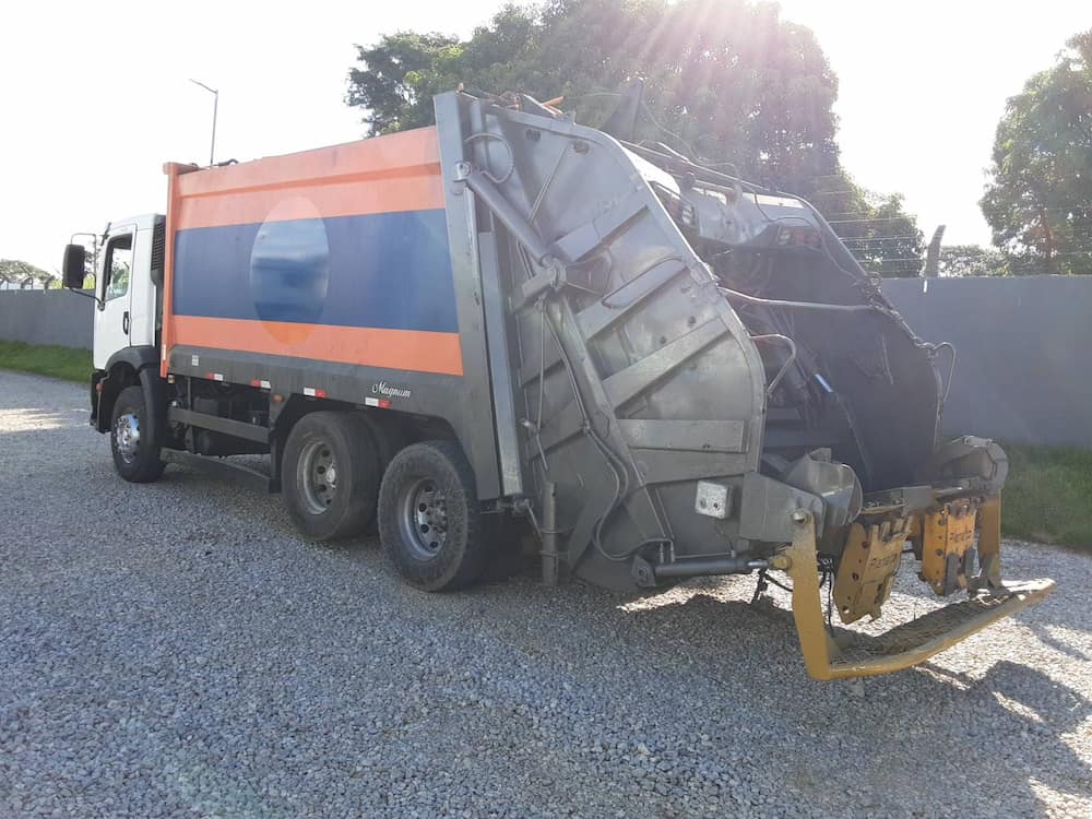 Volkswagen 24-260 E Constel. 6x2 2p (diesel)(E5)