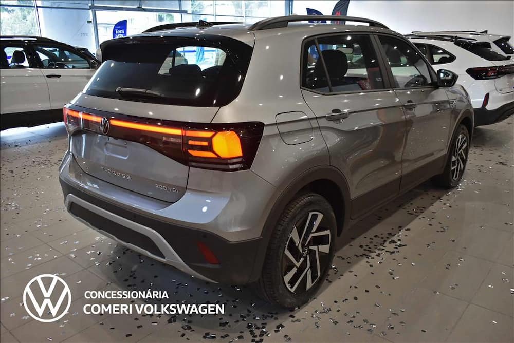 2027 VOLKSWAGEN T-CROSS 1.0 200 TSI TOTAL FLEX COMFORTLINE AUTOMÁTICO