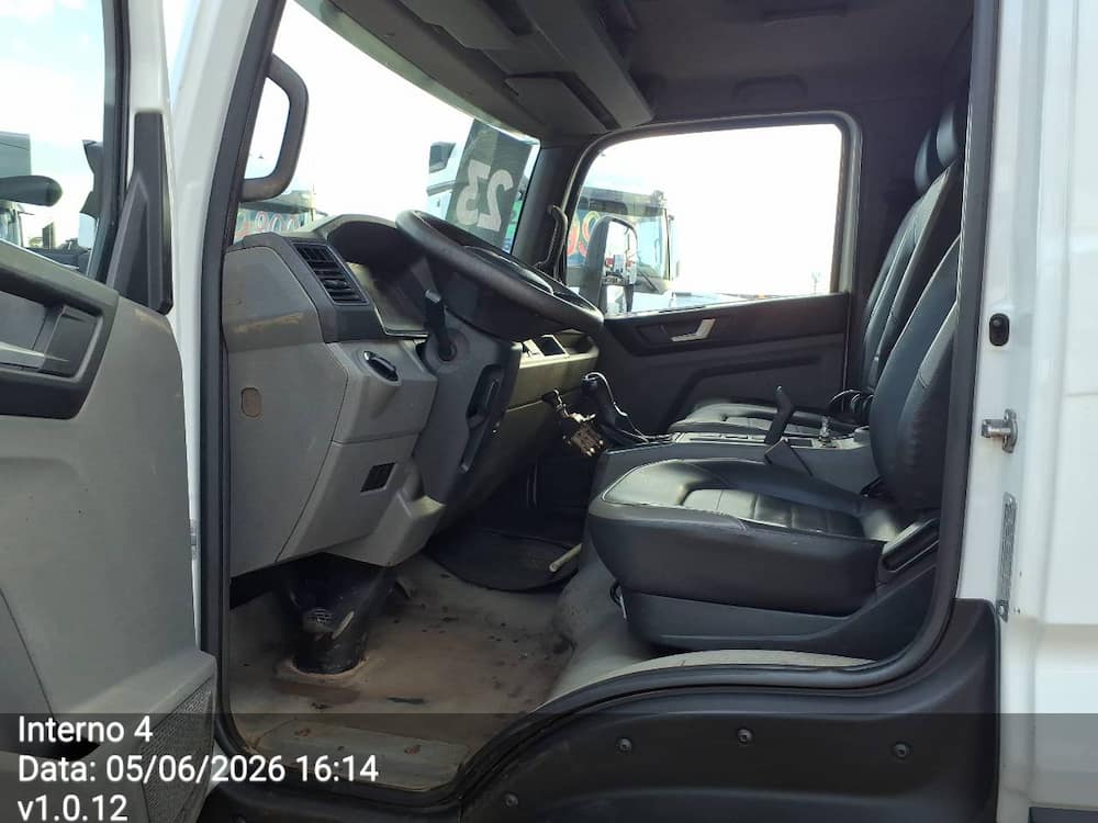 VOLKSWAGEN 11-180 DELIVERY 2P DIESEL E5