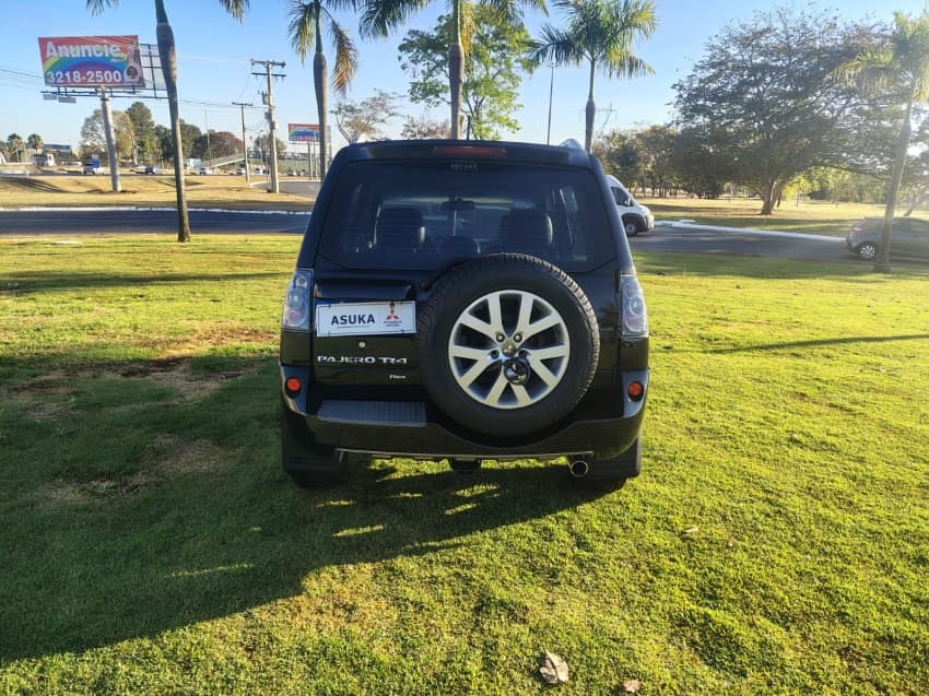 Mitsubishi PAJERO TR4 2.0 4X2 16V 140CV FLEX 4P MANUAL