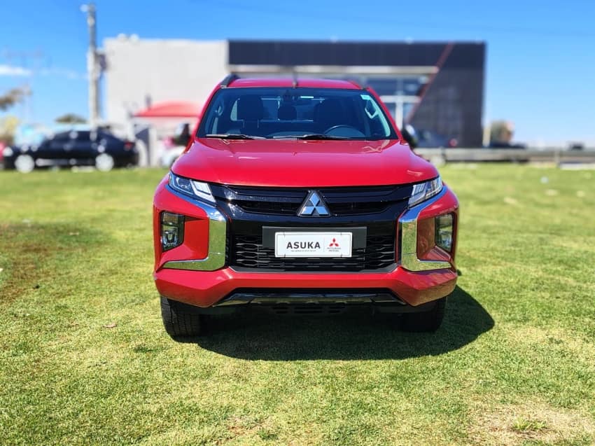 Mitsubishi L200 TRITON 2.4 16V TURBO DIESEL SPORT HPE CD 4P 4X4 AUTOMÁTICO