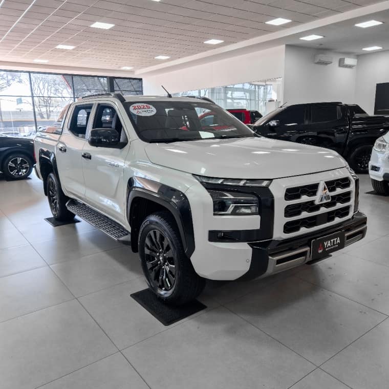 Mitsubishi TRITON 2.4 BITURBO DIESEL CD KATANA 4X4 AUTOMÁTICO 2025/2026