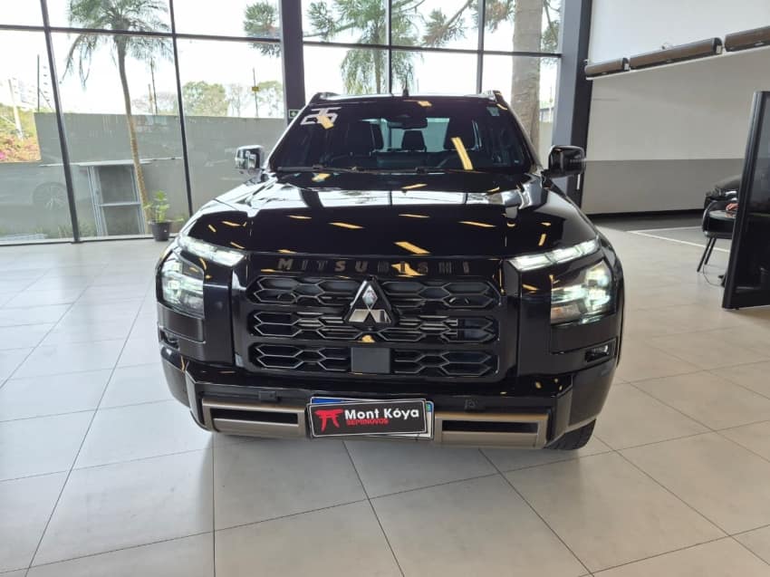 Mitsubishi TRITON 2.4 BITURBO DIESEL CD KATANA 4X4 AUTOMÁTICO 2025/2026