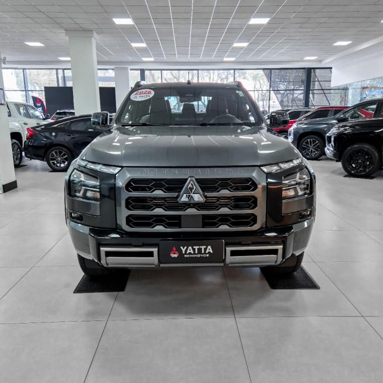 Mitsubishi TRITON 2.4 BITURBO DIESEL CD KATANA 4X4 AUTOMÁTICO 2025/2026