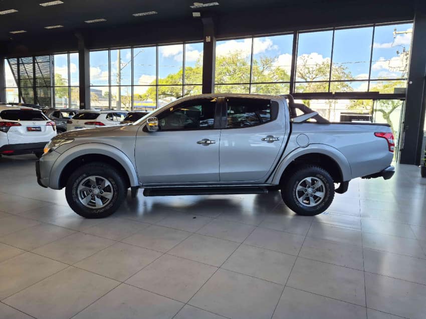 Mitsubishi L200 TRITON 2.4 16V TURBO DIESEL SPORT HPE CD 4P 4X4 AUTOMÁTICO 2018/2019