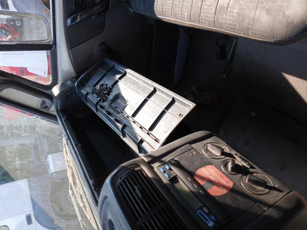 VOLKSWAGEN 10-160 E DELIVERY 2P DIESEL E5