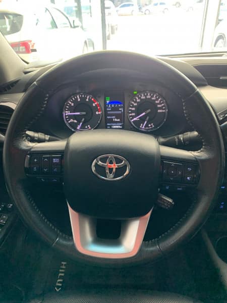 TOYOTA HILUX SRX