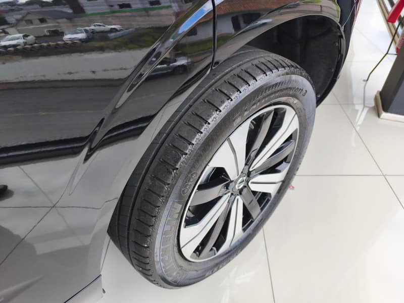 VOLVO XC 60 T8 PLUS HÍBRIDO 2024