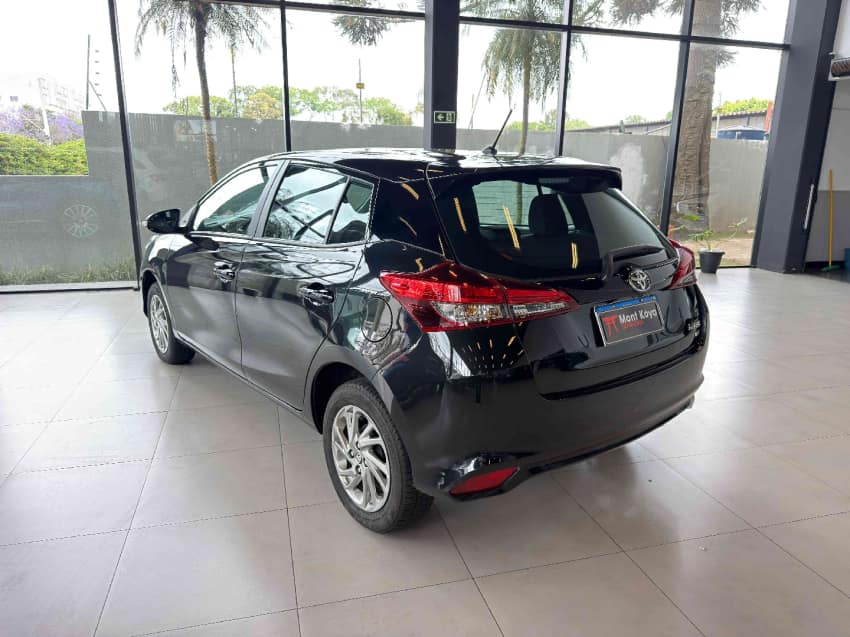TOYOTA YARIS SA XL 15