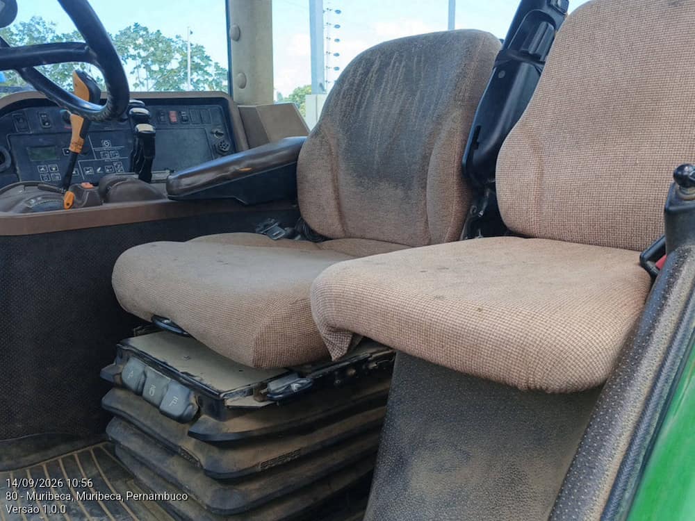 JOHN DEERE 7200J