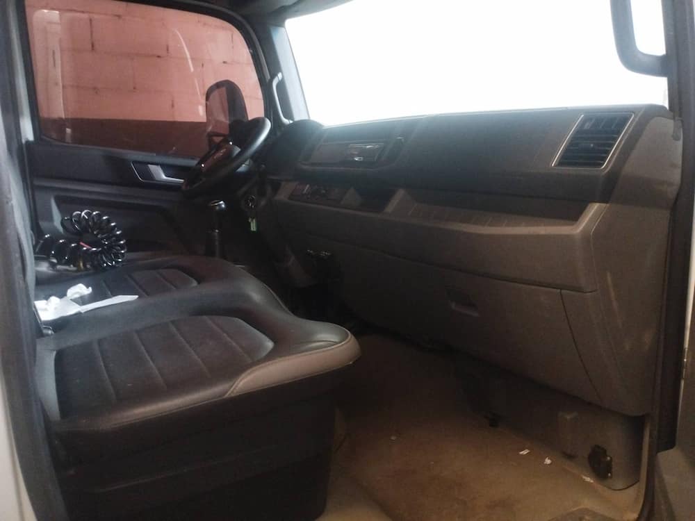 VOLKSWAGEN 11-180 DELIVERY 2P DIESEL E5