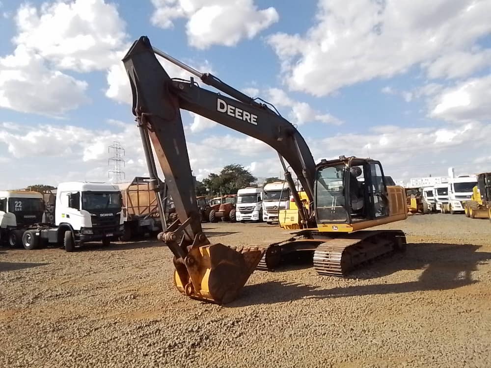 JOHN DEERE 210G