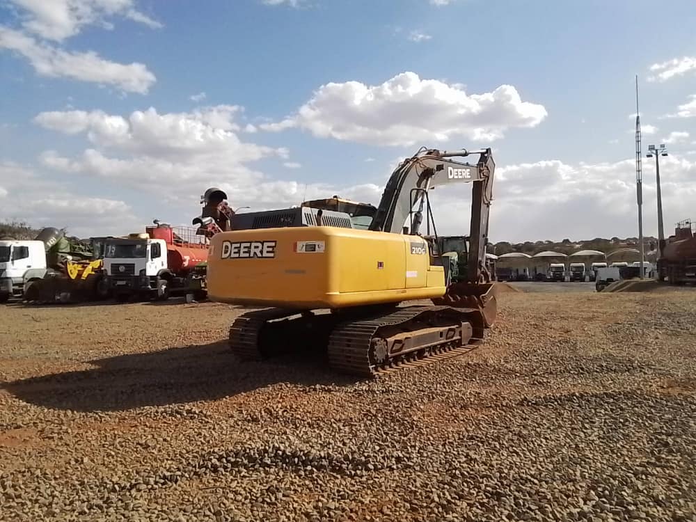 JOHN DEERE 210G