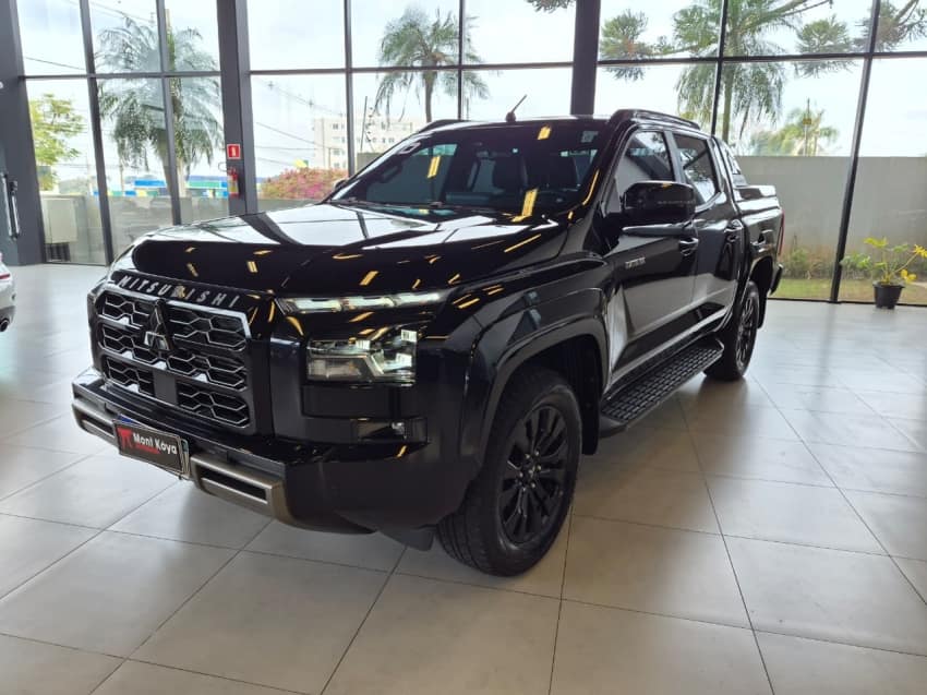 Mitsubishi TRITON 2.4 BITURBO DIESEL CD KATANA 4X4 AUTOMÁTICO 2025/2026