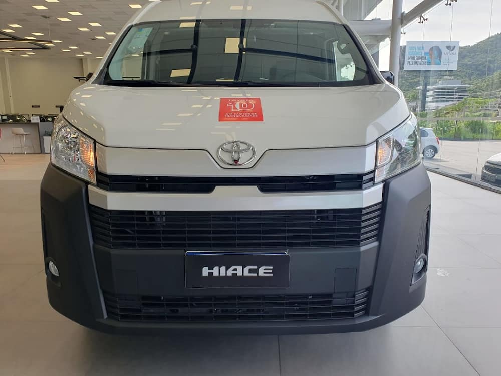 TOYOTA HIACE 2.8 D-4D TURBO DIESEL FURGÃO DX AUTOMÁTICO