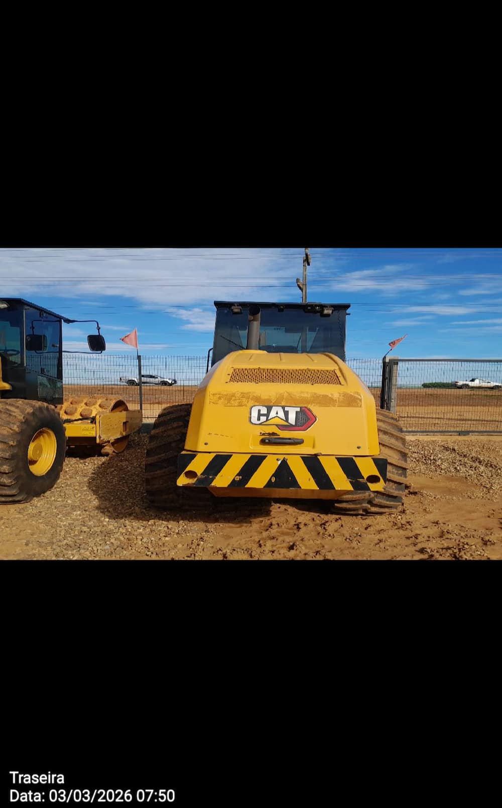 CATERPILLAR COMPACTADOR DE SOLO CSB54B