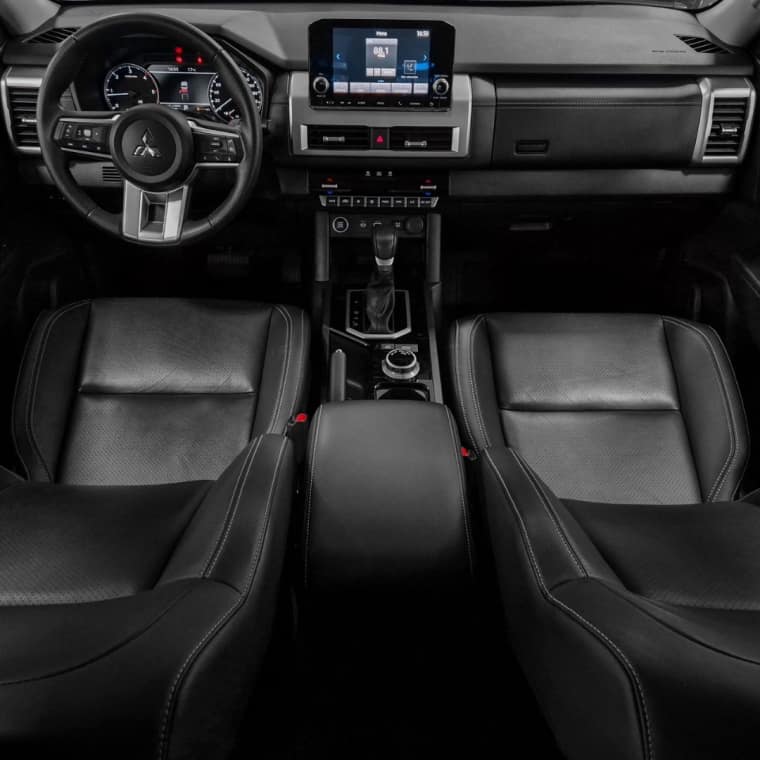 Mitsubishi TRITON 2.4 BITURBO DIESEL CD HPE-S 4X4 AUTOMÁTICO 2025/2026