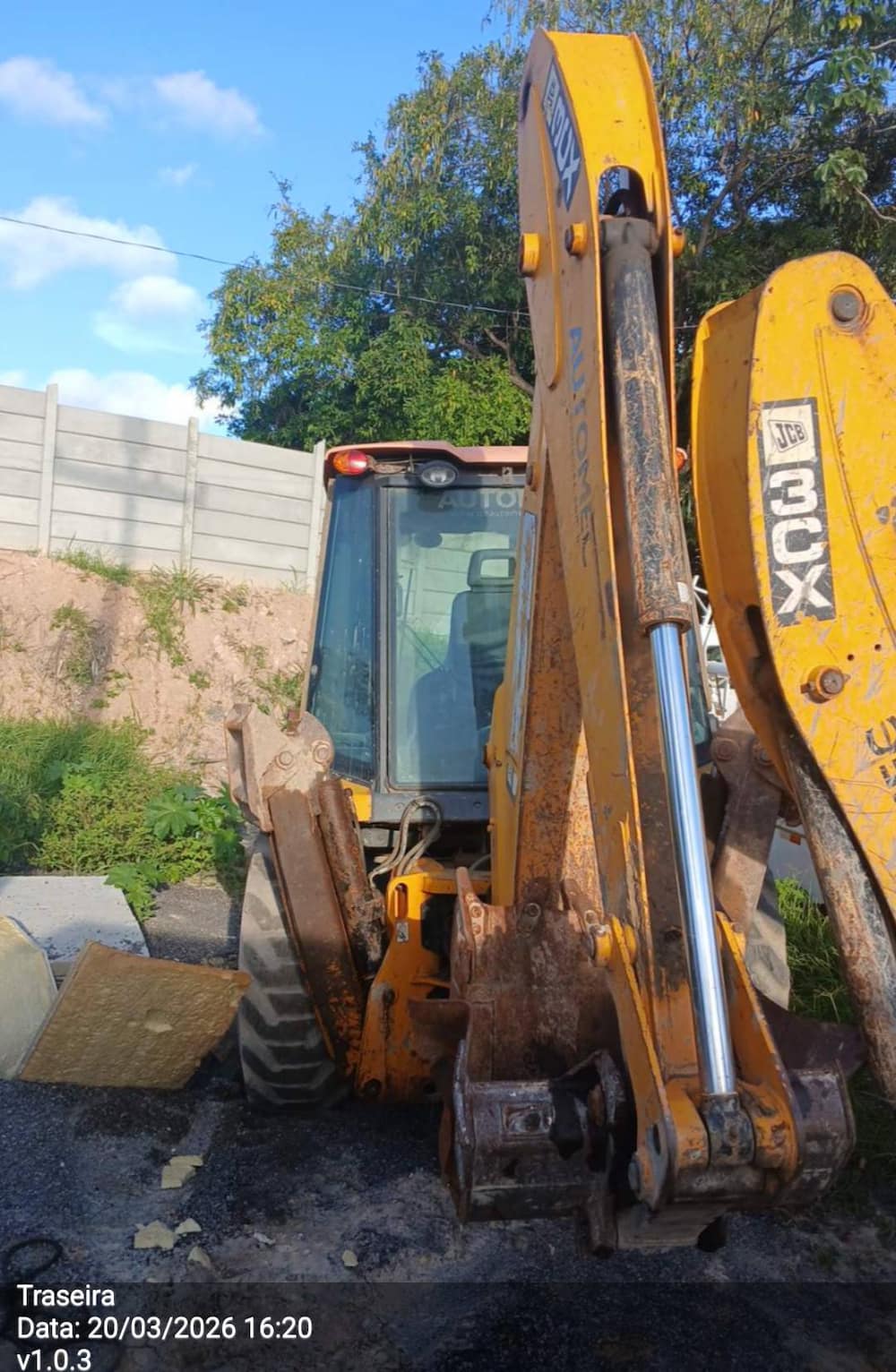 JCB RETROESCAVADEIRA