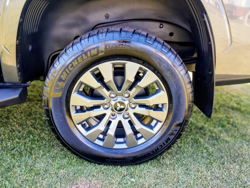 Mitsubishi TRITON 2.4 BITURBO DIESEL CD HPE-S 4X4 AUTOMÁTICO