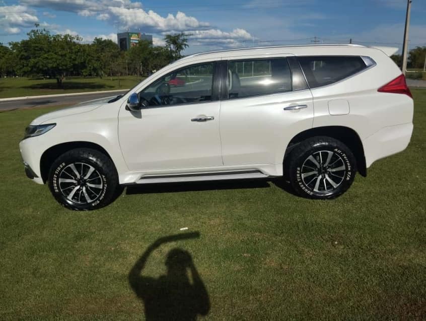 Mitsubishi PAJERO SPORT 2.4 16V MIVEC TURBO DIESEL HPE AWD AUTOMÁTICO