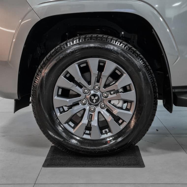 Mitsubishi TRITON 2.4 BITURBO DIESEL CD HPE-S 4X4 AUTOMÁTICO 2026/2027