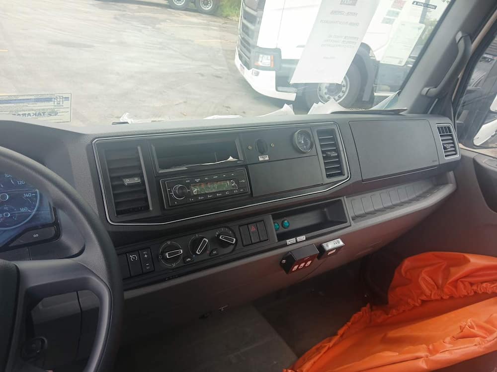 VW - VolksWagen Delivery Express Turbo Diesel (E6)