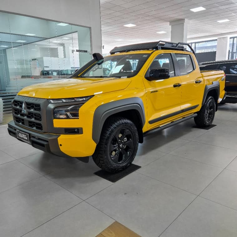 Mitsubishi TRITON 2.4 BITURBO DIESEL CD SAVANA 4X4 AUTOMÁTICO 2026/2026