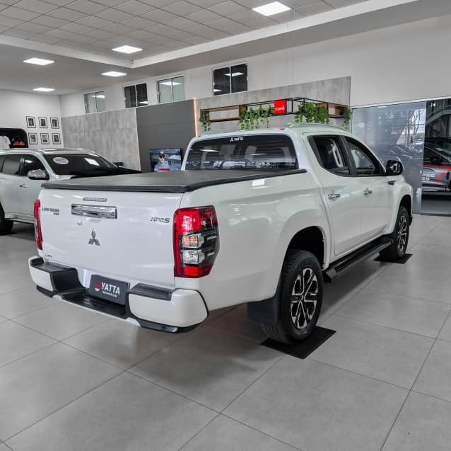 Mitsubishi L200 TRITON 2.4 16V TURBO DIESEL SPORT HPE-S CD 4P 4X4 AUTOMÁTICO 2024/2025