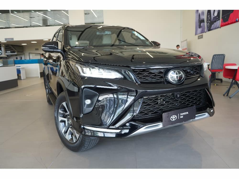 TOYOTA HILUX SW4 2.8 D-4D TURBO DIESEL DIAMOND 7L 4X4 AUTOMÁTICO