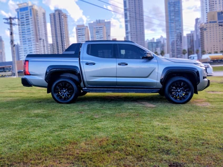 Mitsubishi TRITON 2.4 BITURBO DIESEL CD KATANA 4X4 AUTOMÁTICO