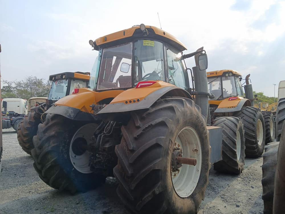 VALTRA TRATOR T230