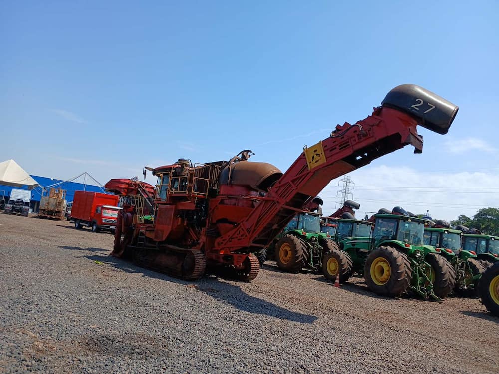 CASE 8810