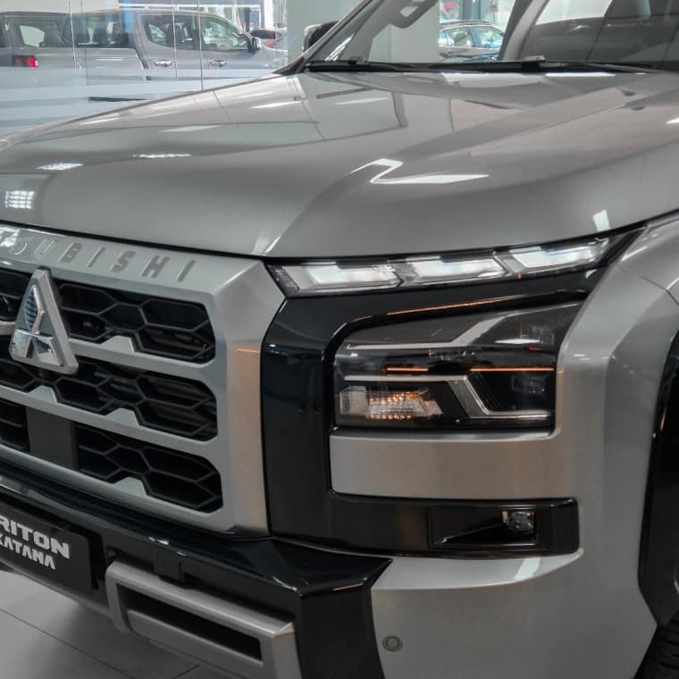 Mitsubishi TRITON 2.4 BITURBO DIESEL CD KATANA 4X4 AUTOMÁTICO 2026/2027