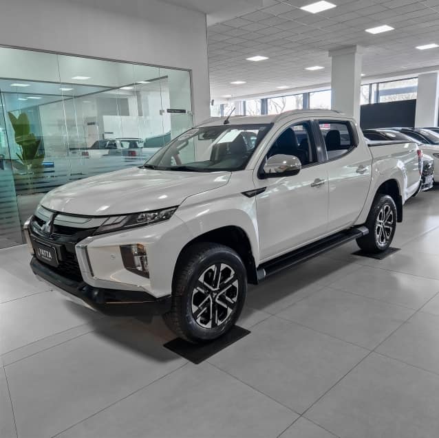 Mitsubishi L200 TRITON 2.4 16V TURBO DIESEL SPORT HPE-S CD 4P 4X4 AUTOMÁTICO 2024/2025