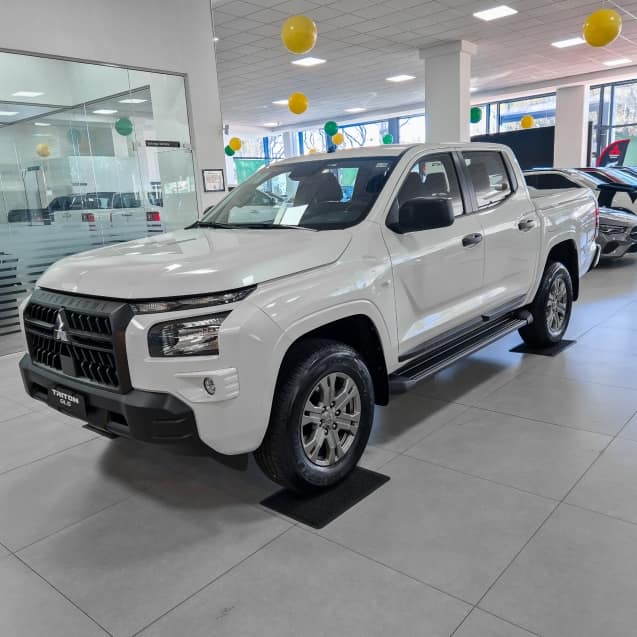 Mitsubishi TRITON 2.4 BITURBO DIESEL CD GLS 4X4 AUTOMÁTICO 2026/2027