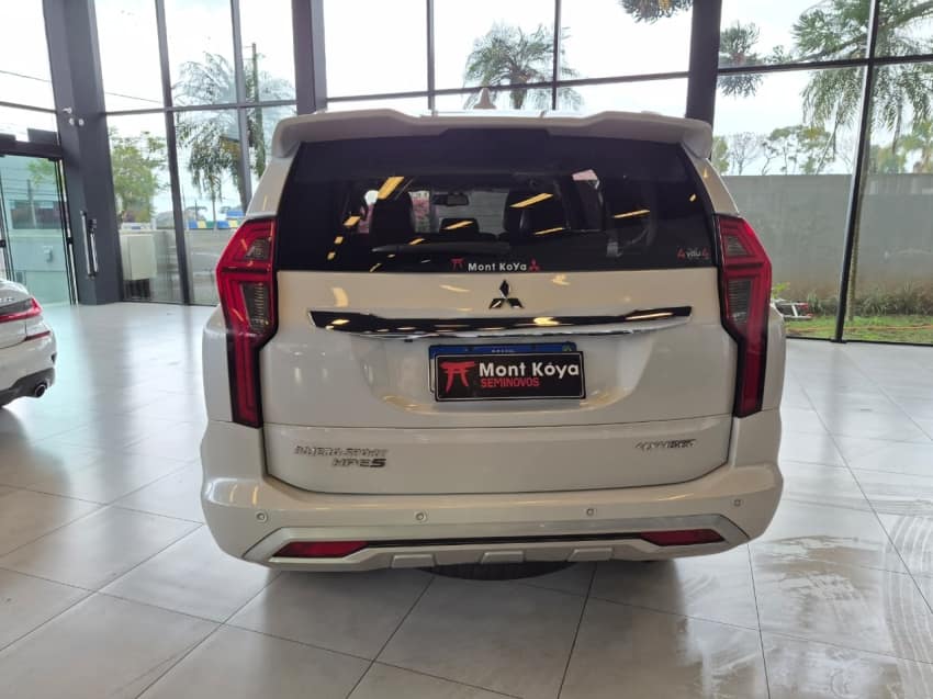 Mitsubishi PAJERO SPORT 2.4 16V MIVEC TURBO DIESEL HPE-S AWD AUTOMÁTICO 2022/2023
