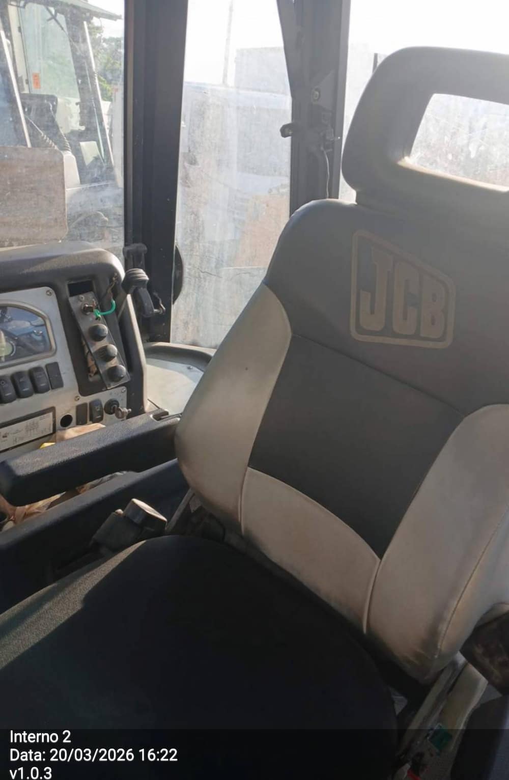 JCB RETROESCAVADEIRA