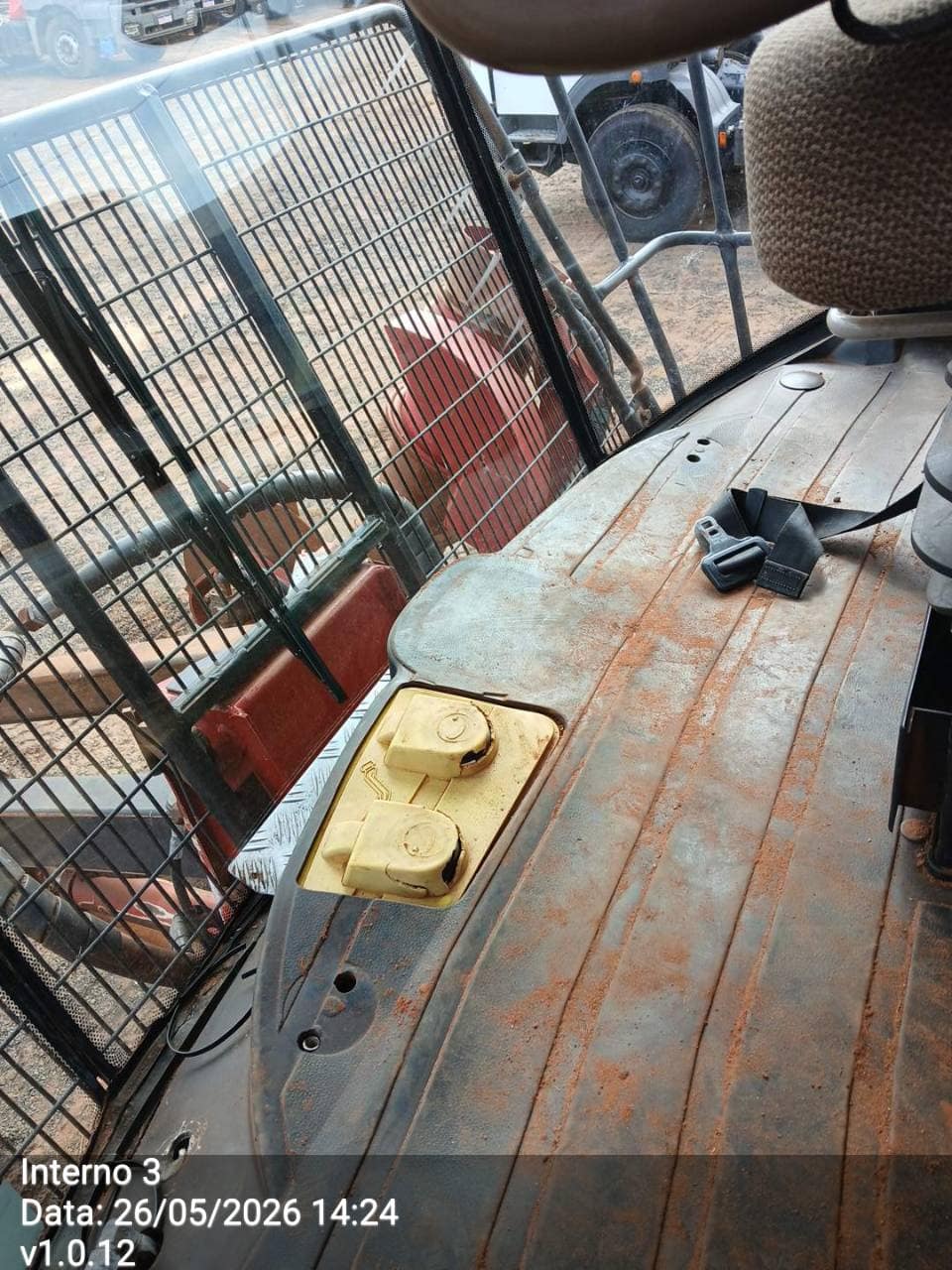 CASE 8810
