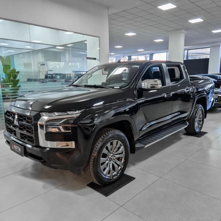 Mitsubishi TRITON 2.4 BITURBO DIESEL CD HPE-S 4X4 AUTOMÁTICO 2025/2026