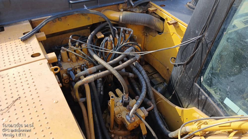 CATERPILLAR CAT 320