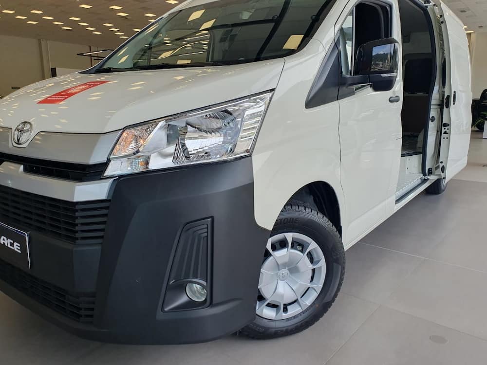 TOYOTA HIACE 2.8 D-4D TURBO DIESEL FURGÃO DX AUTOMÁTICO