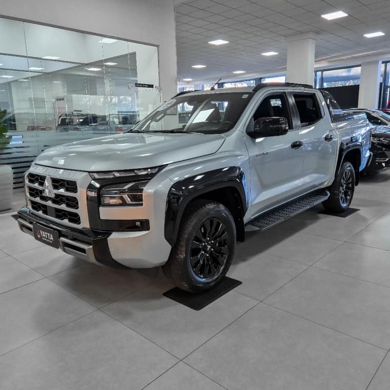 Mitsubishi TRITON 2.4 BITURBO DIESEL CD KATANA 4X4 AUTOMÁTICO 2025/2026