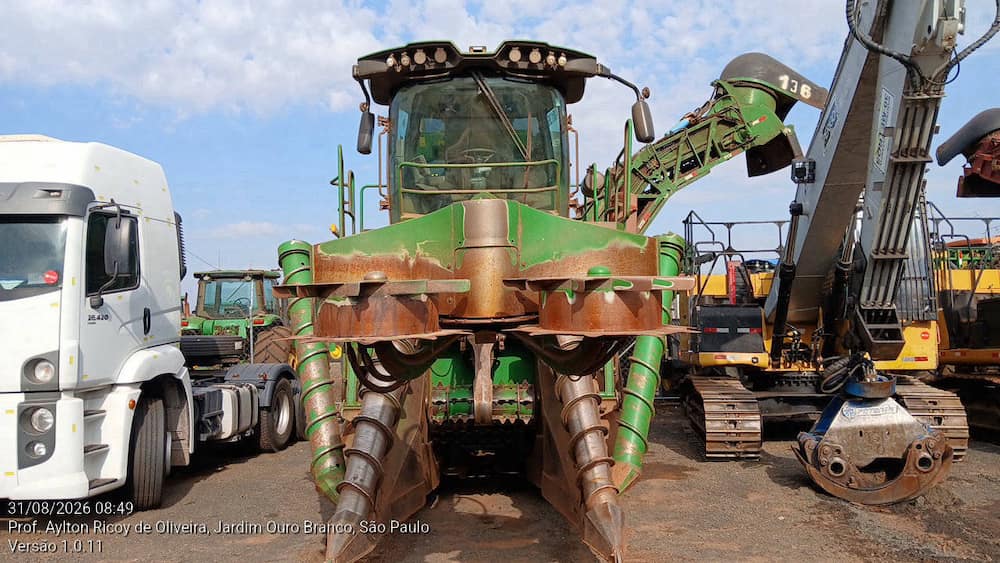 JOHN DEERE CH570