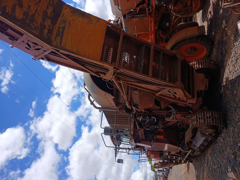 CASE 8810